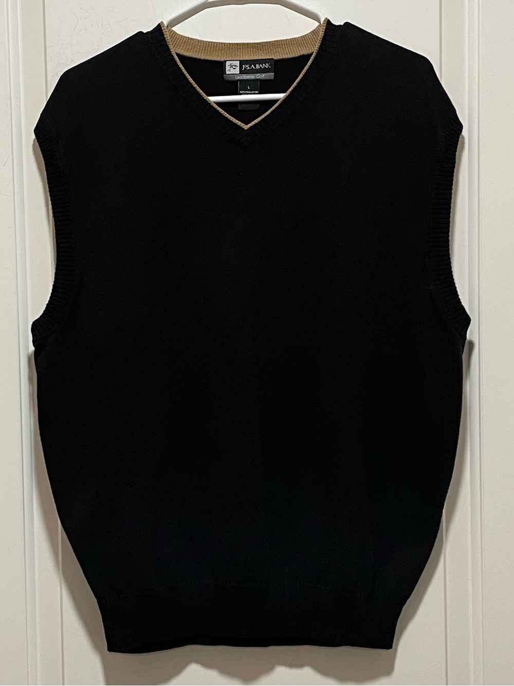 Jos. A. Bank Ledbetter Golf Black V-Neck Sweater Vest Tan Trim 100% Pima Cotton